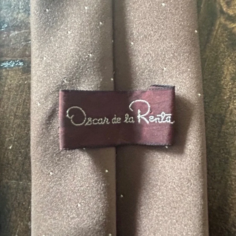 Oscar de la Renta Neck Tie Brown Micro Dot Sophisticated‎ Minimalist Silk Blend
